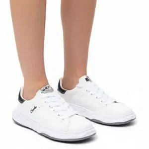 MUST IT_메종 미하라 야스히로 찰스 OG 솔 캔버스 로우탑 스니커즈 A12FW703 화이트