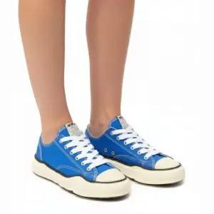 MUST IT_미하라 야스히로 피터슨 OG솔 캔버스 로우탑 스니커즈 블루 A09FW733