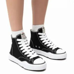 MUST IT_메종 미하라 야스히로 피터슨 OG 솔 캔버스 하이탑 스니커즈 블랙 A01FW701