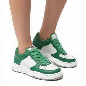 MUST IT_미하라 야스히로 웨인 OG 솔 레더 스니커즈 그린 화이트 A08FW706