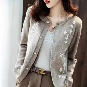 패션스타일 위드기프트 럭셔리 자수 가디건 레이디