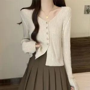 패션스타일 금장 여성 디자인 버튼 가디건 브이 니트