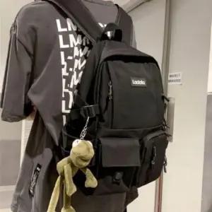 [패션] 검정 컬러 학생용 백팩 10대 청소년 데일리 책가방 새학기 학교 가방