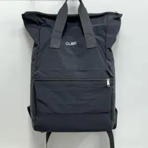 [패션] 어깨 스트랩 조절 가능한 편안한 데일리 캐주얼 수납 학생 직장인 백팩 토트백