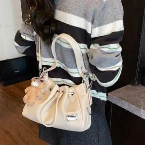 [콩심팥심]여성 스웨이드 곰돌이 크로스백 1P 출근 수납 가방 데일리백