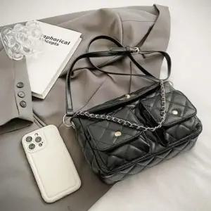 투포켓 퀼팅 크로스백 체인 숄더 여성 데일리 가방