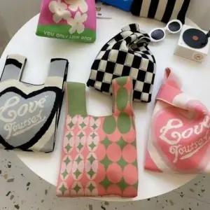 간편 소지품 니트 미니 크로스백 토트 손목 스트랩 가방