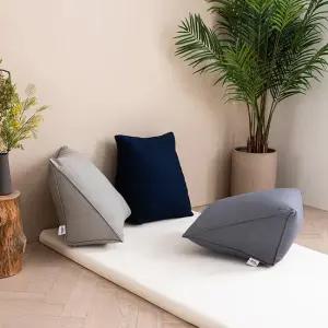 허그 삼각 등받이쿠션 헤드쿠션 소형)