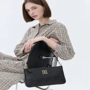 닥스 액세서리 여성 24FW [스테디셀러] 블랙 DD로고 소가죽 숄더백 WCBA4F525BK