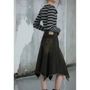 [에고이스트](광주신세계)[BLUE LABEL] 언밸런스 프린지 절개 스커트 (ER3ODS02)