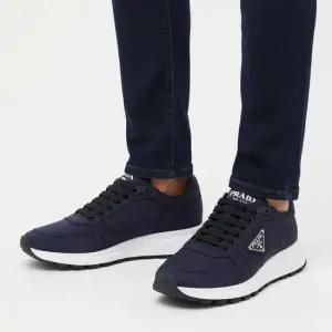 PRADA 25FW 리나일론 스니커즈 2EE369 3LFV F073A)