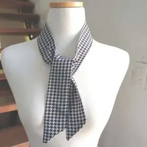 프렌치 새틴 봄 가을 스카프 쁘띠 하운드 반다나