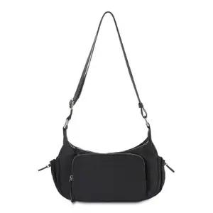 내추럴한 아웃핏 크로스백 지퍼 포켓 여행용크로스백 폰가방 여성크로스가방 폰크로스백