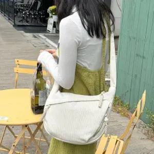 반달모양 골덴 베이직 숄더백 가벼운크로스백 여성크로스백 폰가방 여성크로스백선물