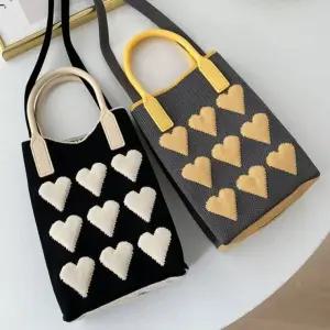 수납 크로스백 토트백 하트 니트 휴대폰 미니백