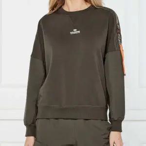 [파라점퍼스] 레티 크루 맨투맨넥 스웨트셔츠 148400672