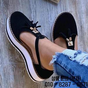 여성용 샌들 여름 2023 캐주얼 플랫 힐 태슬 버클 스트랩 가황 처리 신발 신제품