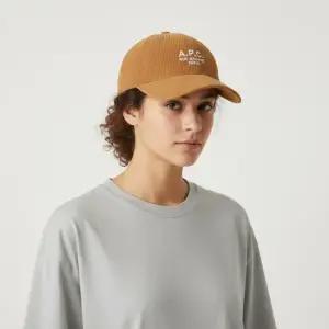 아페쎄 COHBB M24163 CAF CARAMEL CHARLIE RUE MADAME 찰리 르 마담 코듀로이 볼캡