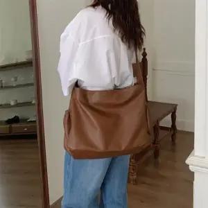 CMB41F3여성 개강 스타일 포켓 디테일 투웨이 숄더 심플 크로스백