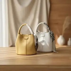 [다잇템] 여성 클래식 레더 쁘띠 토트 핸드백