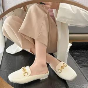 여성 3컬러 고급스러운 골드 스트랩 사각코 블로퍼 뮬 WFCF02E