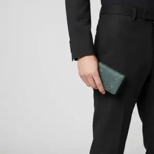 메종 마르지엘라 SA1VX0011 P4455 T7162 스티치 그레인 지갑