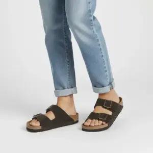 공용 아리조나 스웨이드 레더 샌들 슬리퍼 모카) 951313 MOCCA