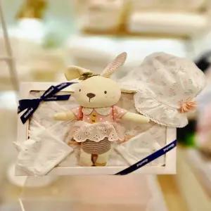 [압소바 의류] 꽃토끼뱀부배냇저고리 슈트 로라모자 인형 4종세트 (A1A10119H)