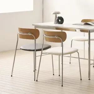 심플한 가죽 카페 의자 인테리어 체어 실버 스틸 내추럴 식탁용 HW134