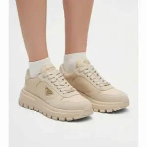 MUST IT_ PRADA 26SS 프랙스 2.0 리나일론 스웨이드 스니커즈 1E021O