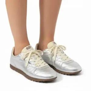 MUST IT_ 윈드스핀 스웨이드 스니커즈 운동화 25FW WSLW TO01