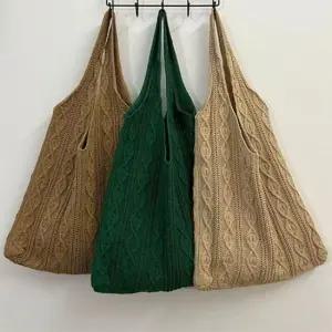 [패션] 니트 숄더백 봄 여름 가을 동남아시아 제주 해변 휴양지 일상용 코지 숄더 에코백