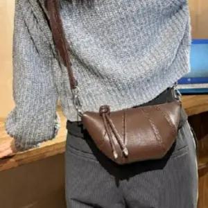 [패션] 여성 가죽 반달 크로스백 소가죽 미니 토트백 숄더백