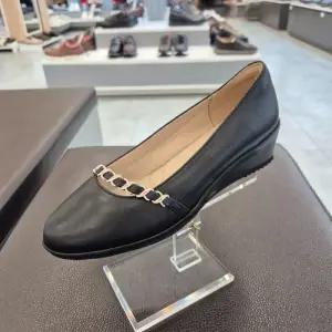 엘칸토 HC11 양가죽 여성 펌프스 4CM 웨지 세미정장 펌프스  Y6X9U6T1319