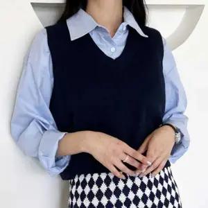 브이넥 크롭 니트조끼 블라우스 티셔츠 레이어드