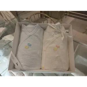 [에뜨와](강남점)25년S/S (출산,신생아,백일,돌선물세트)쌍둥이 헨넬배내수트2종세트