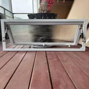 위로여는 창문 다락방 발코니 카페 방음 펜션