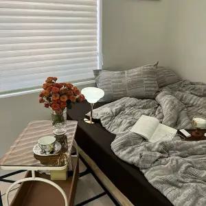 작은 원형 티 거실 침실에 사용함 테이블은