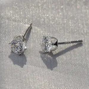 92.5 실버 4mm 큐빅 6발 은 귀걸이 WFFUMKM