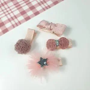 [셀러허브]총16종류 미니머리핀 이거찜 꽃머리핀 국내가 여학생머리핀 4종세트 머리삔 리본 (S38785907)