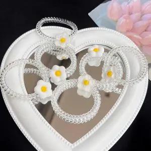 [셀러허브]계란머리끈 스프링머리끈 올림머리 팔찌 방울 (S40830372)