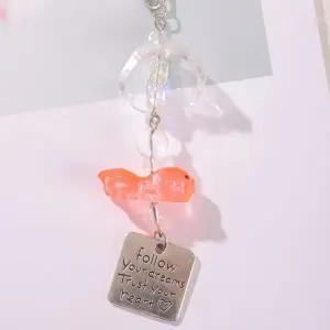 [셀러허브]여름감성 후우링 물고기 비즈 키링 가방용 소품 (S46103509)