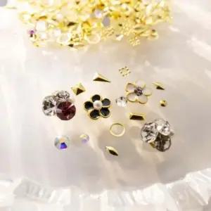 인기상품 스톤 메탈참 큐빅 포인트 파츠 세트 믹스 네일아트파 [WFLLQEU_260305]