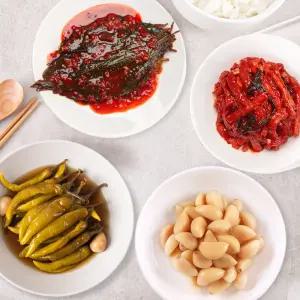 [마녀바스켓] 밥반찬 무말랭이1kg+깻잎무침1kg+간장고추1kg+알마늘장아찌1kg*