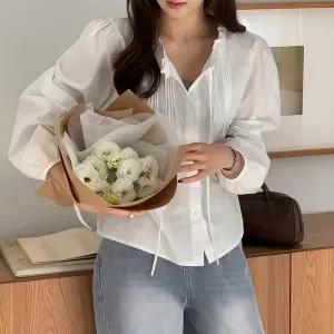 [코코블랑] 오드니 핀턱 리본 블라우스