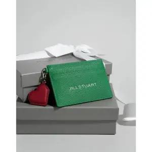 질스튜어트 뉴욕 액세서리 PAPER 그린 로고 포인트 소가죽 카드지갑 244139