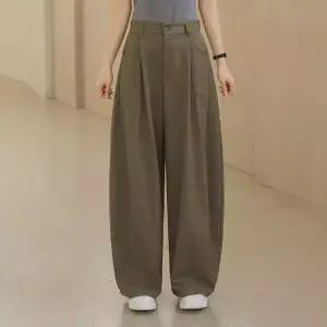 [시크폭스] 르누 핀턱 뒷밴딩 커브드 팬츠_61PT1505