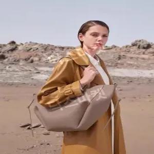 박하선 로고리스백 빅 숄더백 이스트웨스트 롱 핸들백 보부상 백 출근룩 데일리백