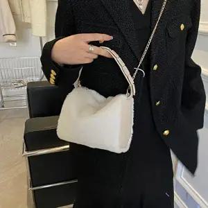 가방 여성 도트백 체인가방 퍼 모던스타일 예쁜 겨울가방