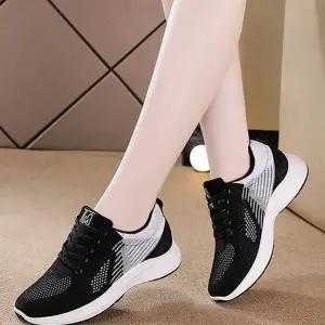 여성 러닝화 메쉬 슬립온 조깅화 여성 운동화 경량 캐주얼화 워킹화 가벼운 통기성 편한